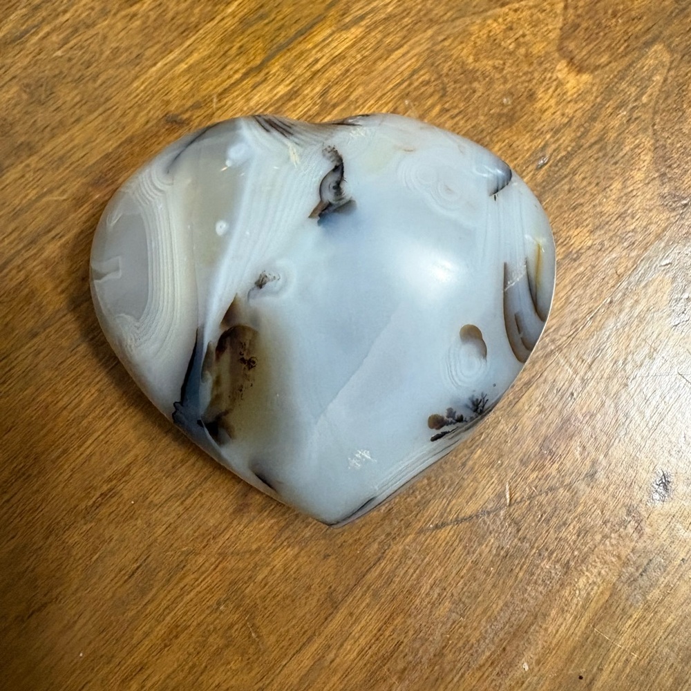 Polished dendritic agate heart
